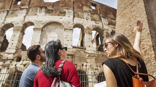 Guide turistiche: Federagit Confesercenti, auguri di buon lavoro a Santanché e Sangiuliano, “Fiduciosi si arrivi finalmente a legge di tutela per la nostra professione”