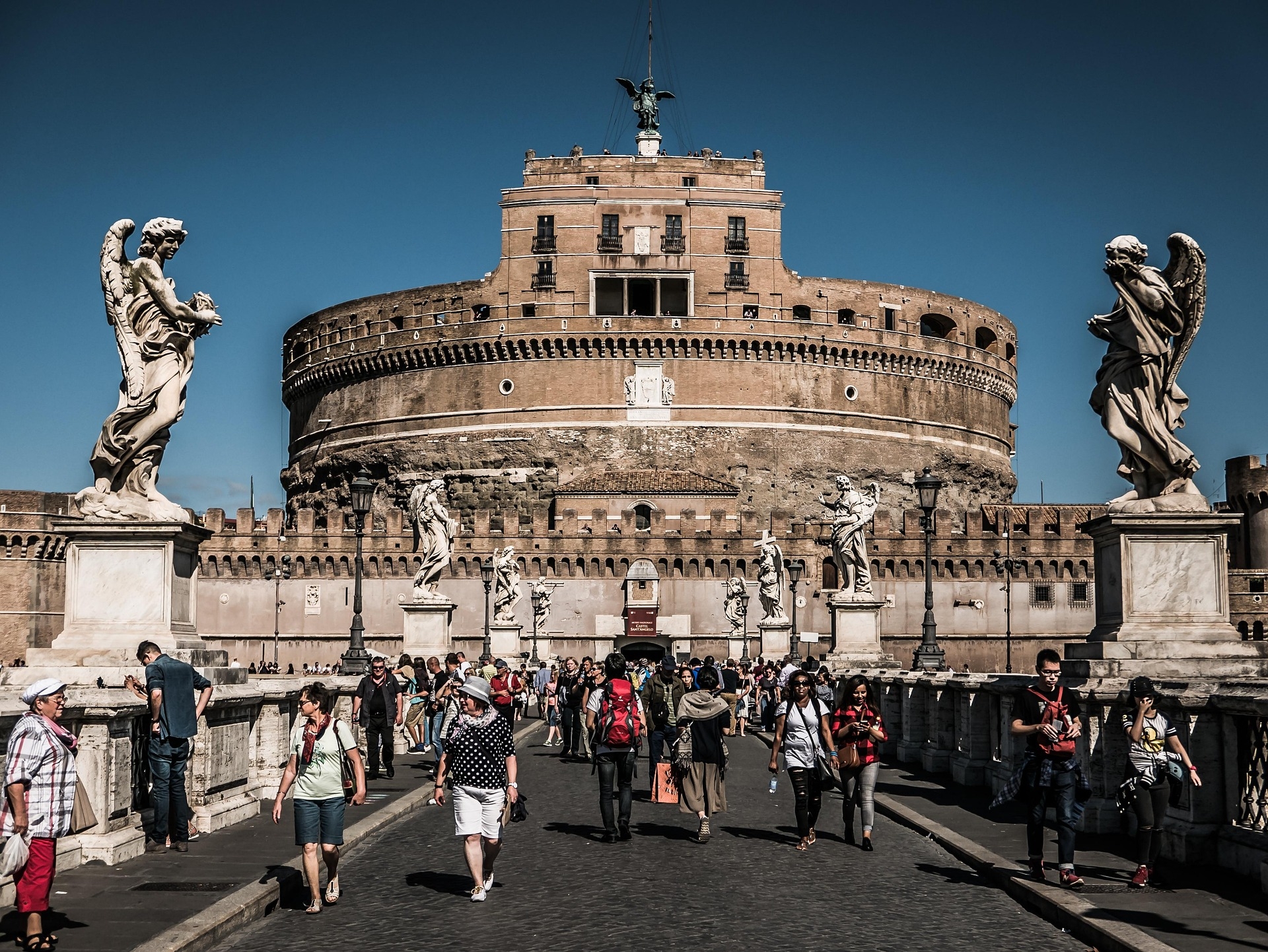 25 aprile: Assoturismo-Cst, turismo non si ferma. Attesi 6,1 milioni di pernottamenti