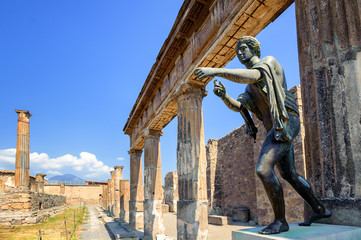 Federagit Campania: Lunghe file agli scavi di Pompei, protestano le guide turistiche